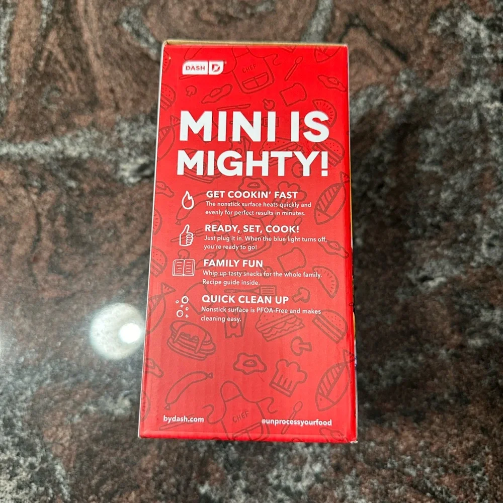 NWT Dash mini waffle maker